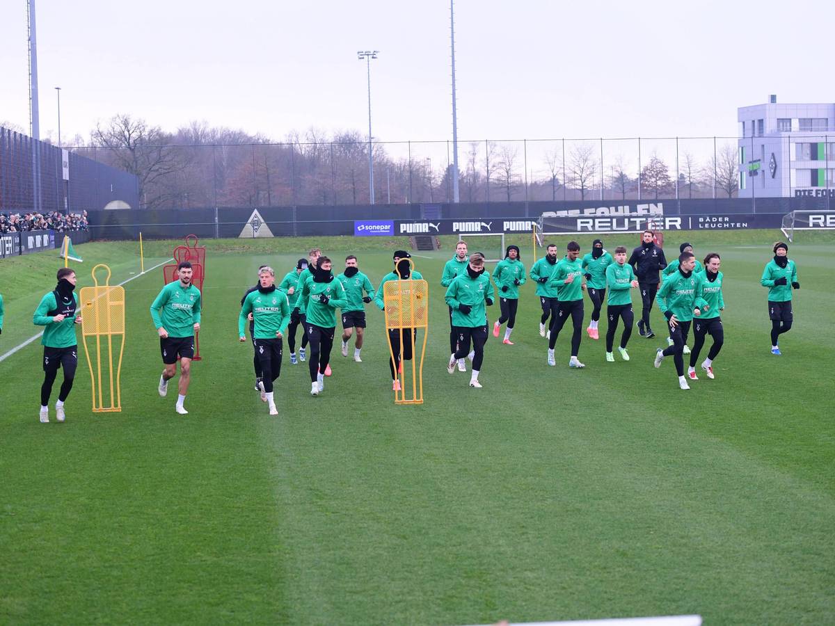 Die Gladbacher Mannschaft im gemeinsamen Training.