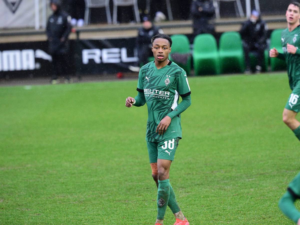 Borussia Mönchengladbachs Yvandro Borges Sanches läuft im Testspiel gegen NEC Nijmegen über den Platz.