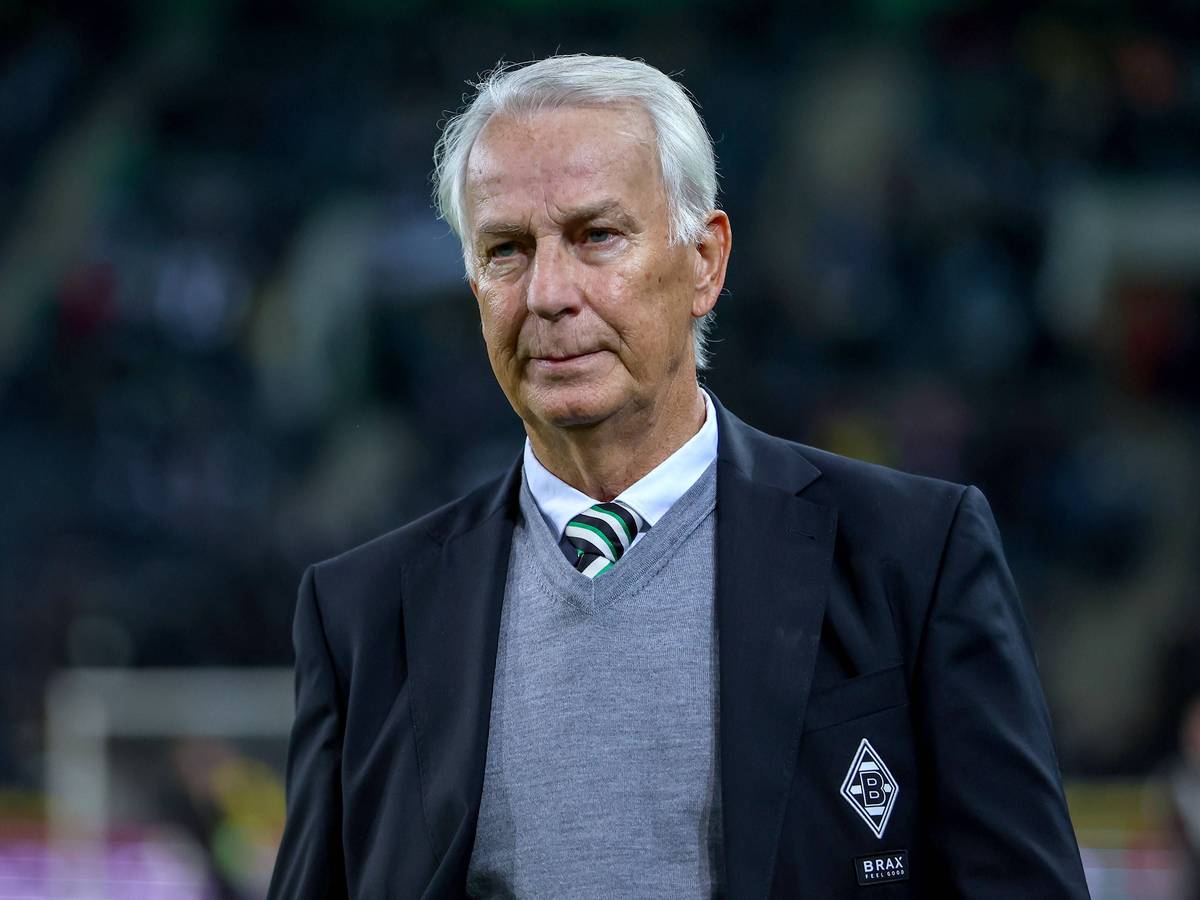 Rainer Bonhof im Gladbach-Anzug.