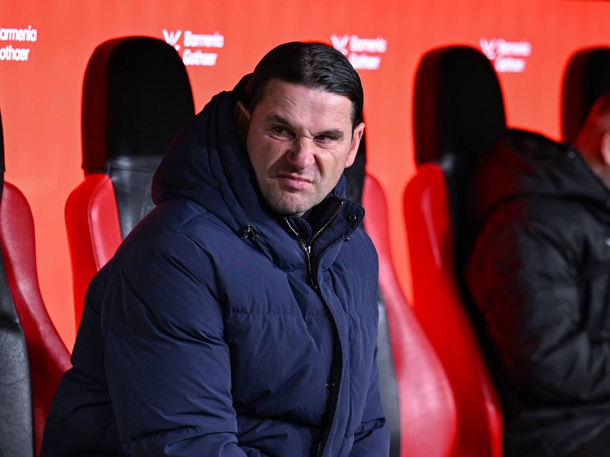 Gerardo Seoane verzieht das Gesicht.