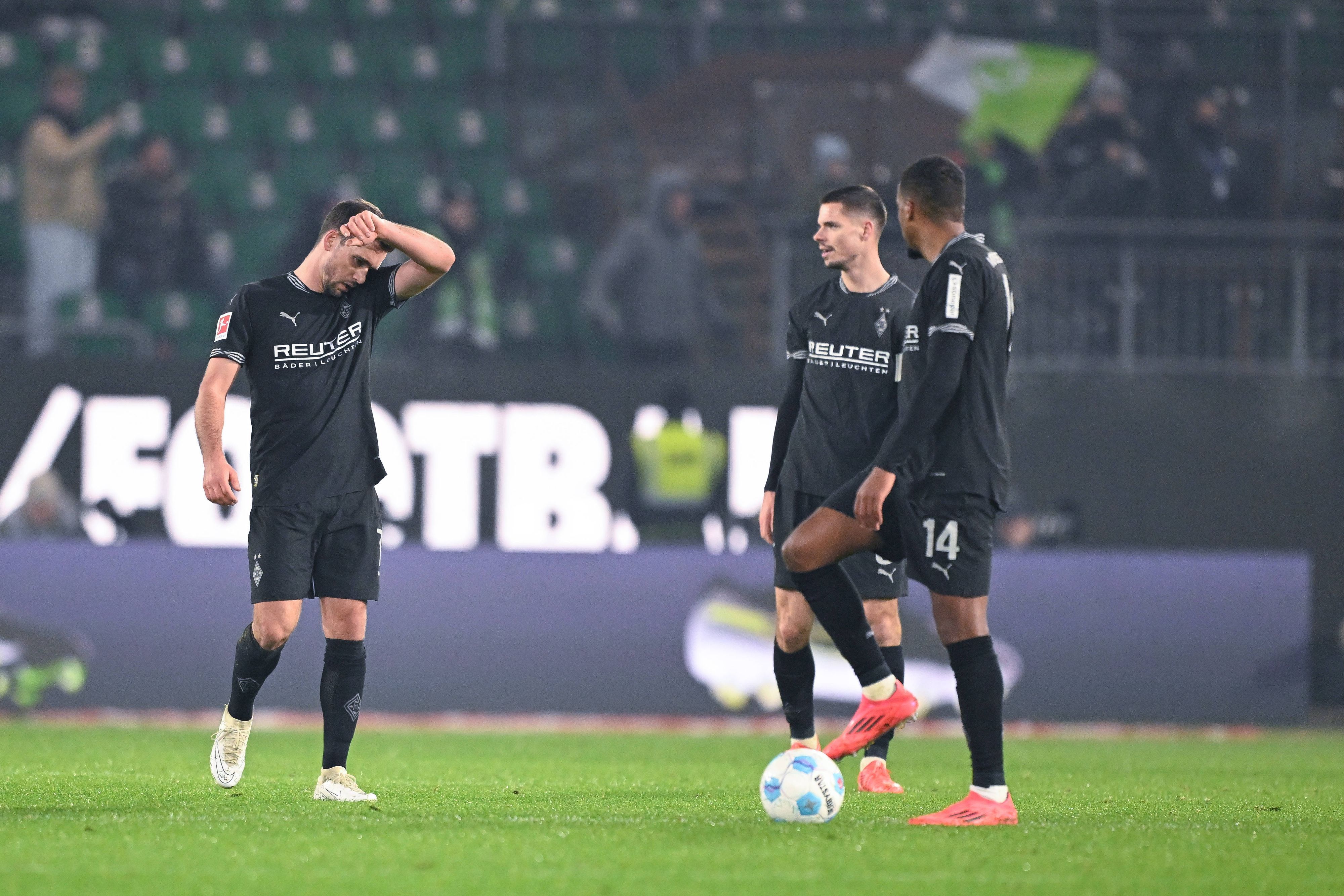 Kevin Stöger und Alassane Plea wirken leicht frustriert auf dem Platz.