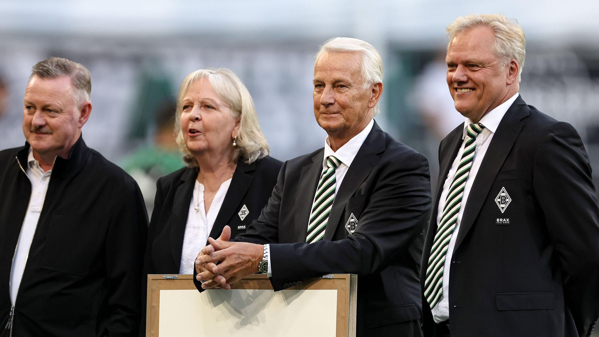 Die Chef-Etage von Borussia Mönchengladbach bei einer Verabschiedung.