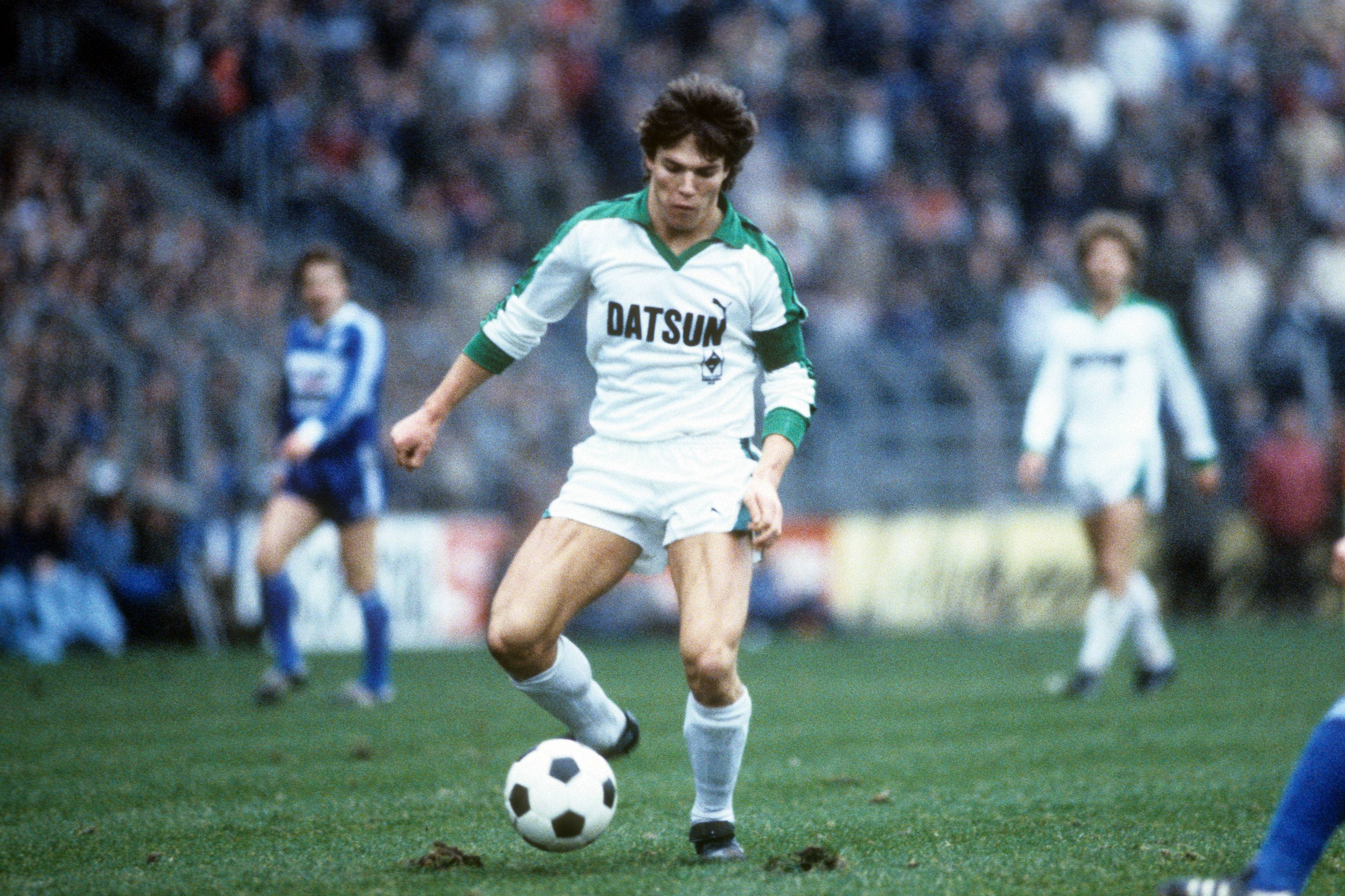 Lothar Matthäus am Ball im Trikot von Borussia Mönchengladbach.