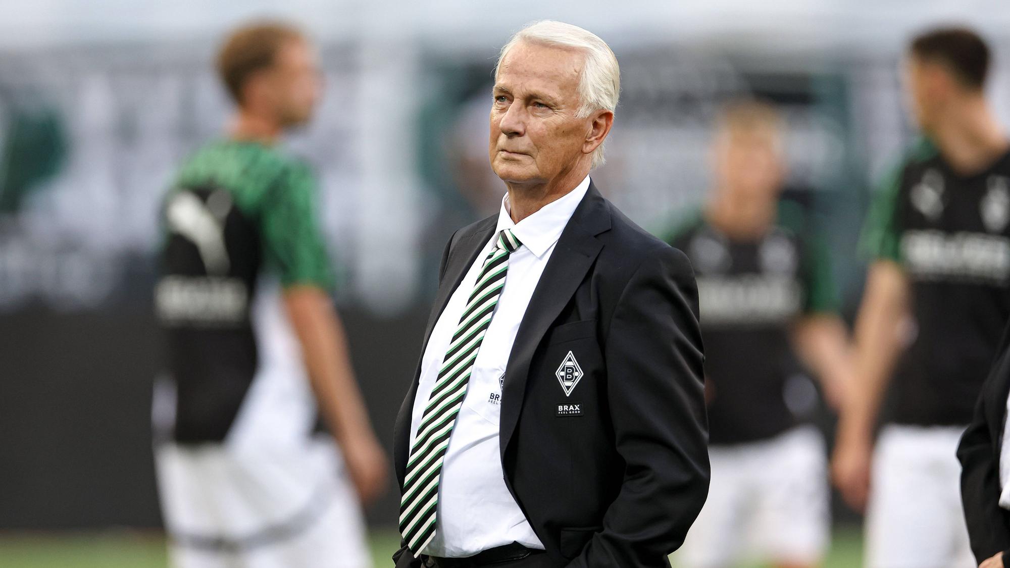 Rainer Bonhof im Borussia-Anzug.
