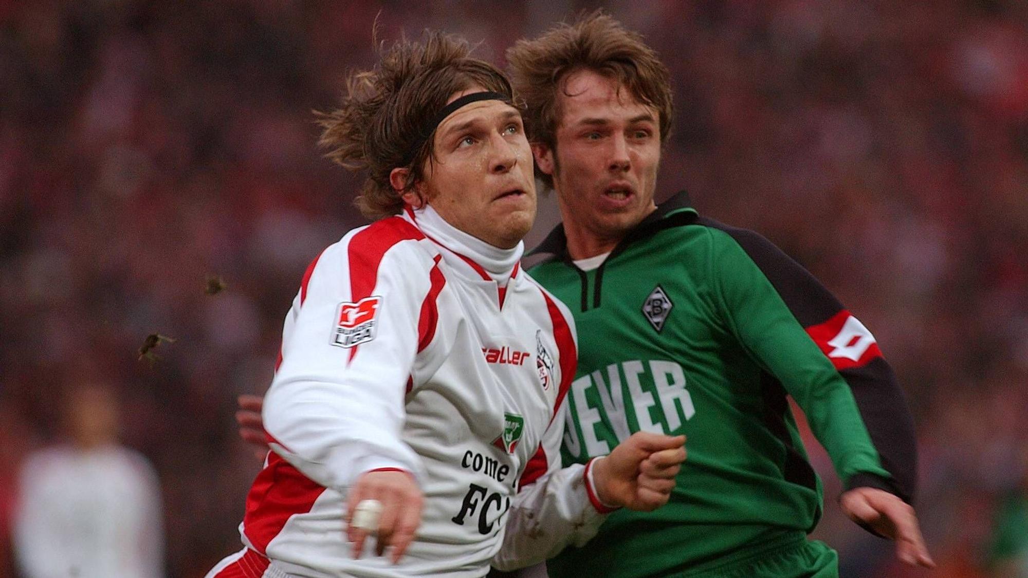 Andriy Voronin im Zweikampf mit einem Gladbach-Spieler.