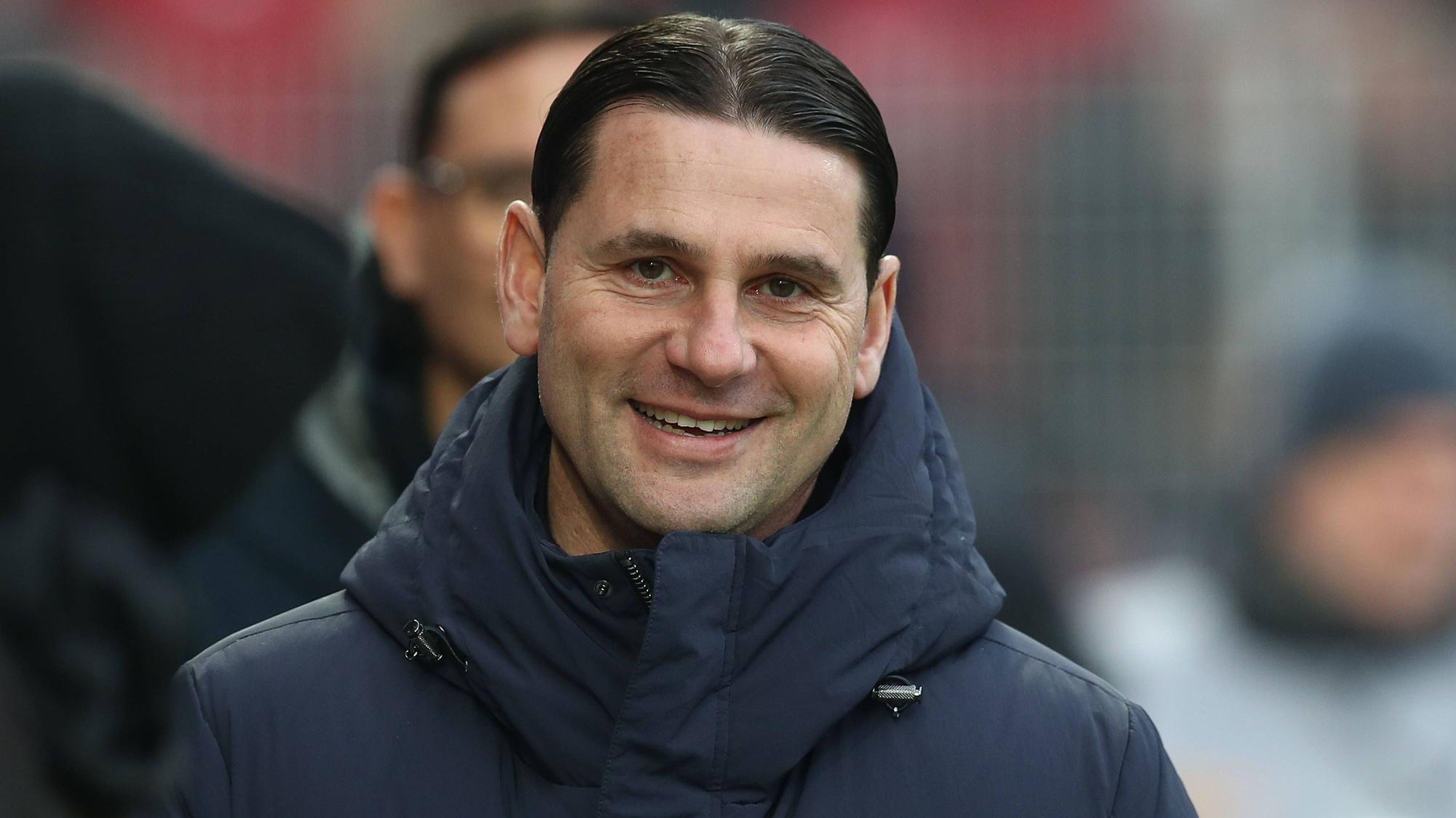 Gerardo Seoane lächelt.