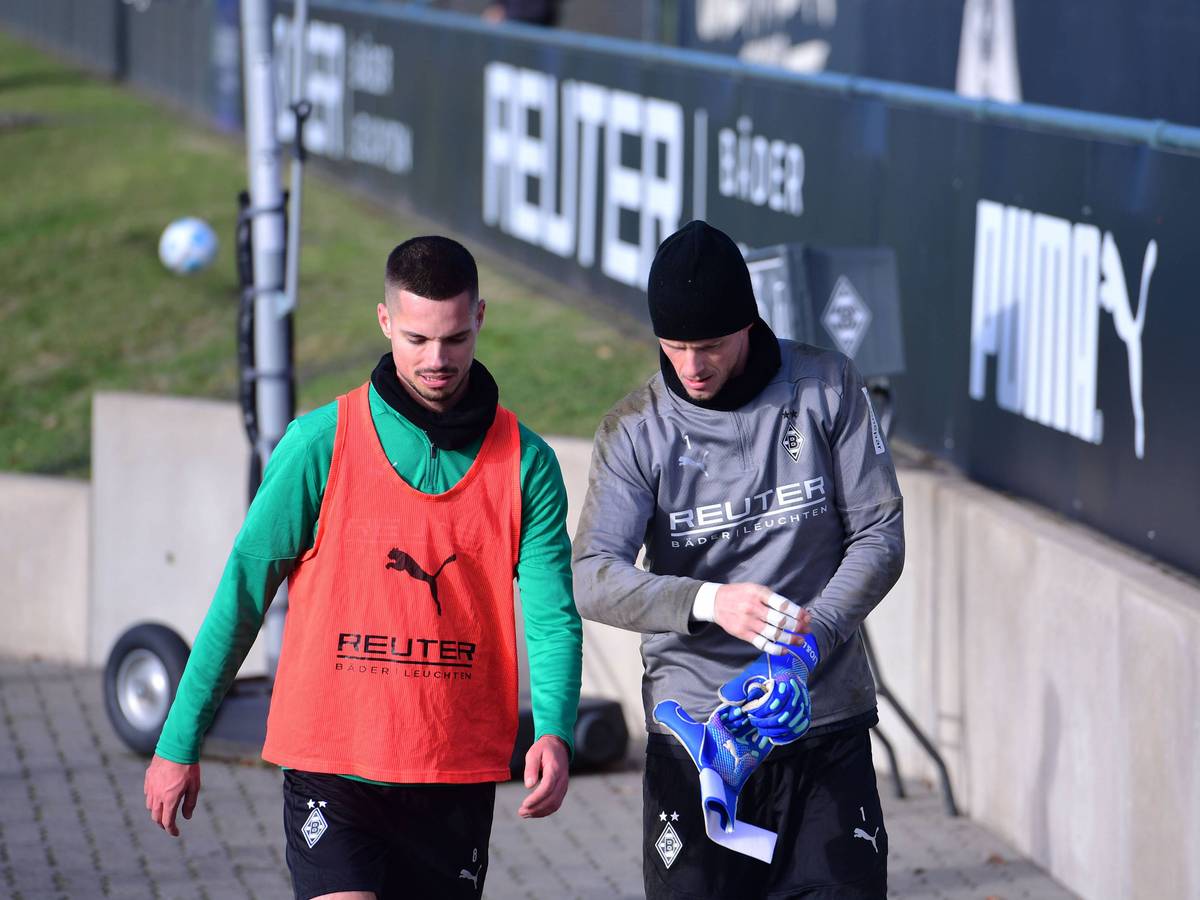 Julian Weigl und Jonas Omlin im Fohlentraining.