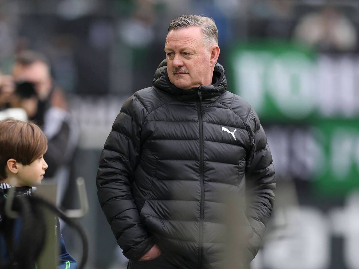 Roland Virkus vor einem Spiel von Borussia Mönchengladbach in der Bundesliga.
