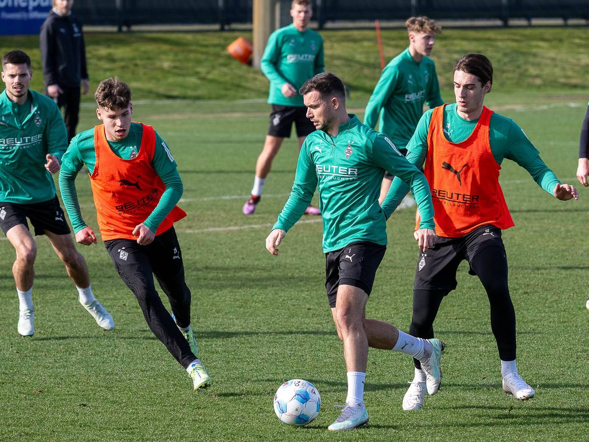 Spieler von Borussia Mönchengladbach beim Training.