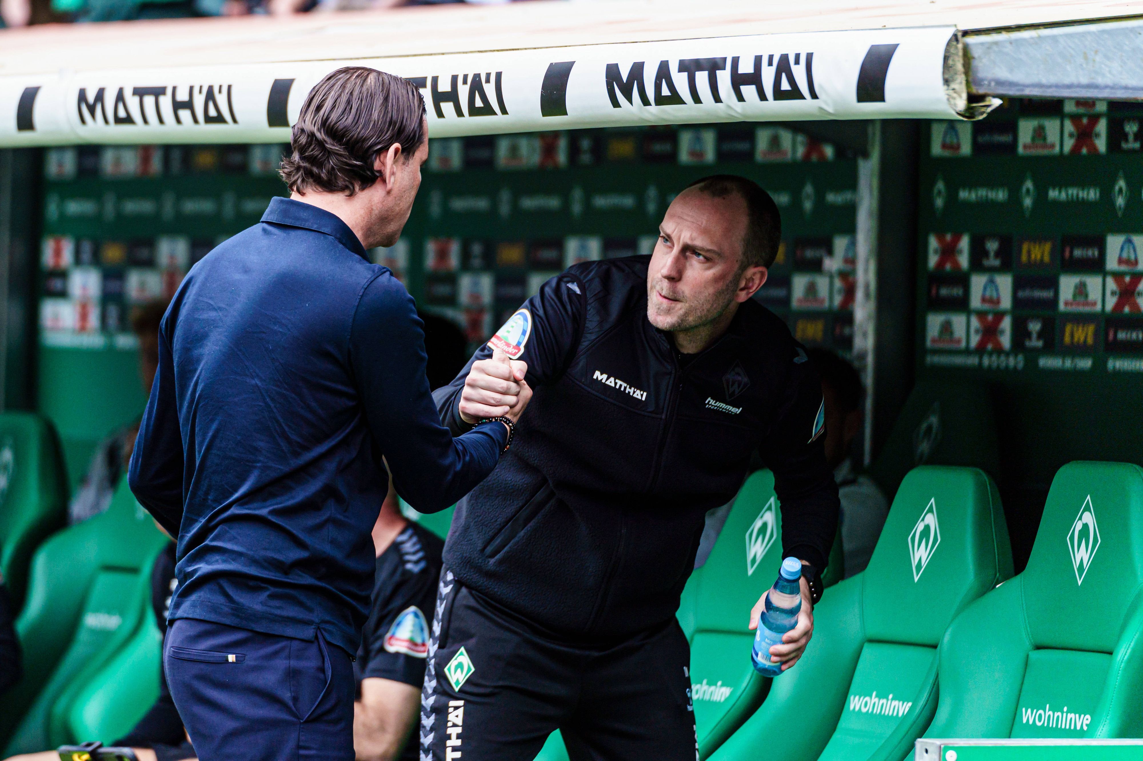 Gerardo Seoane und Ole Werner schlagen ein.