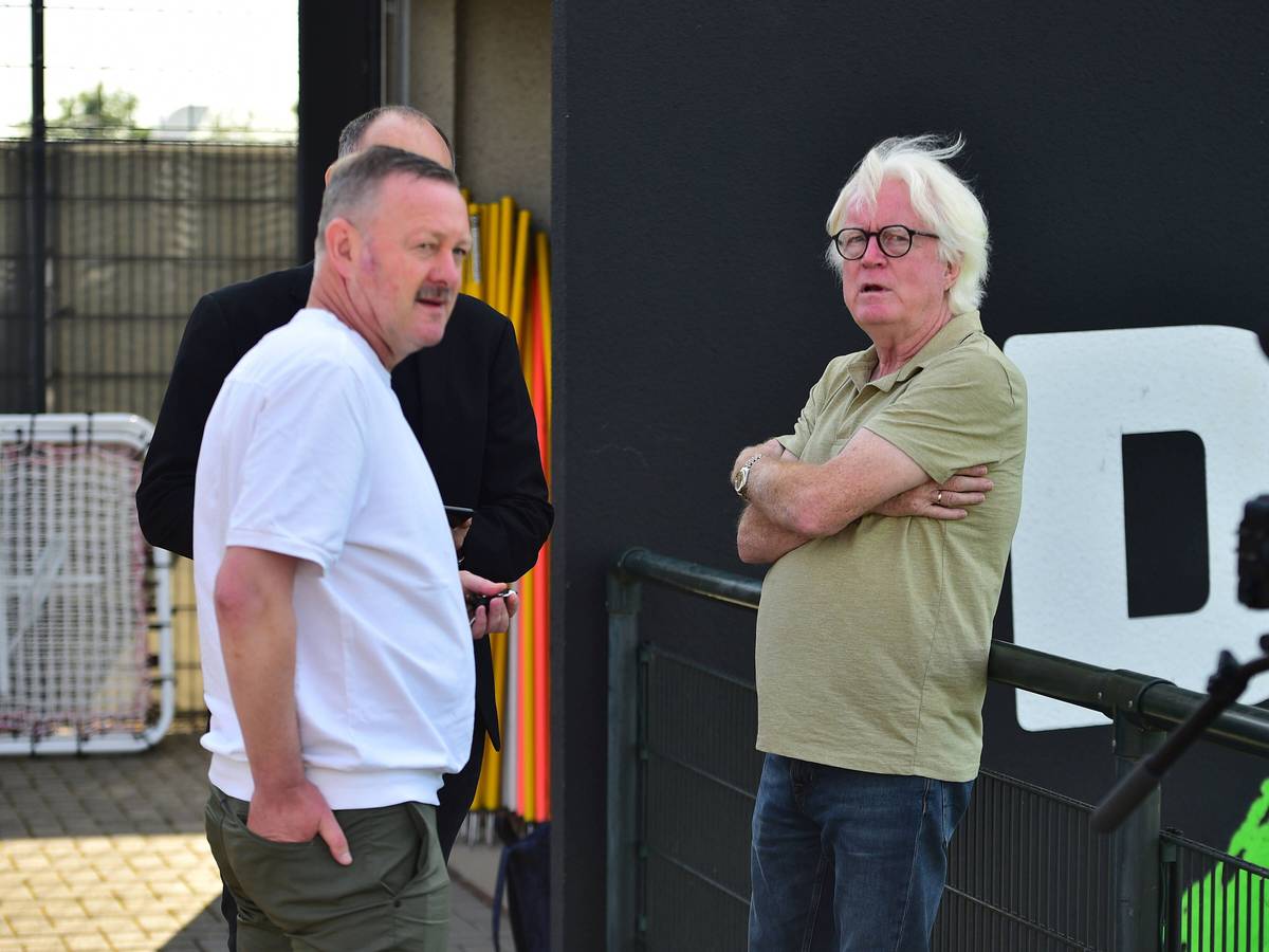 Roland Virkus und Winfried Schäfer im Gespräch.