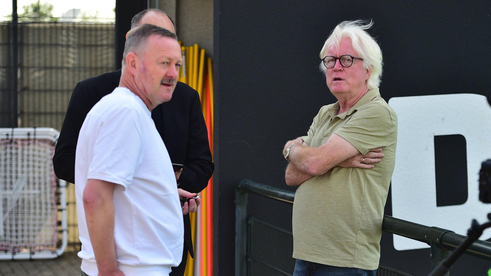 Roland Virkus und Winfried Schäfer im Gespräch.