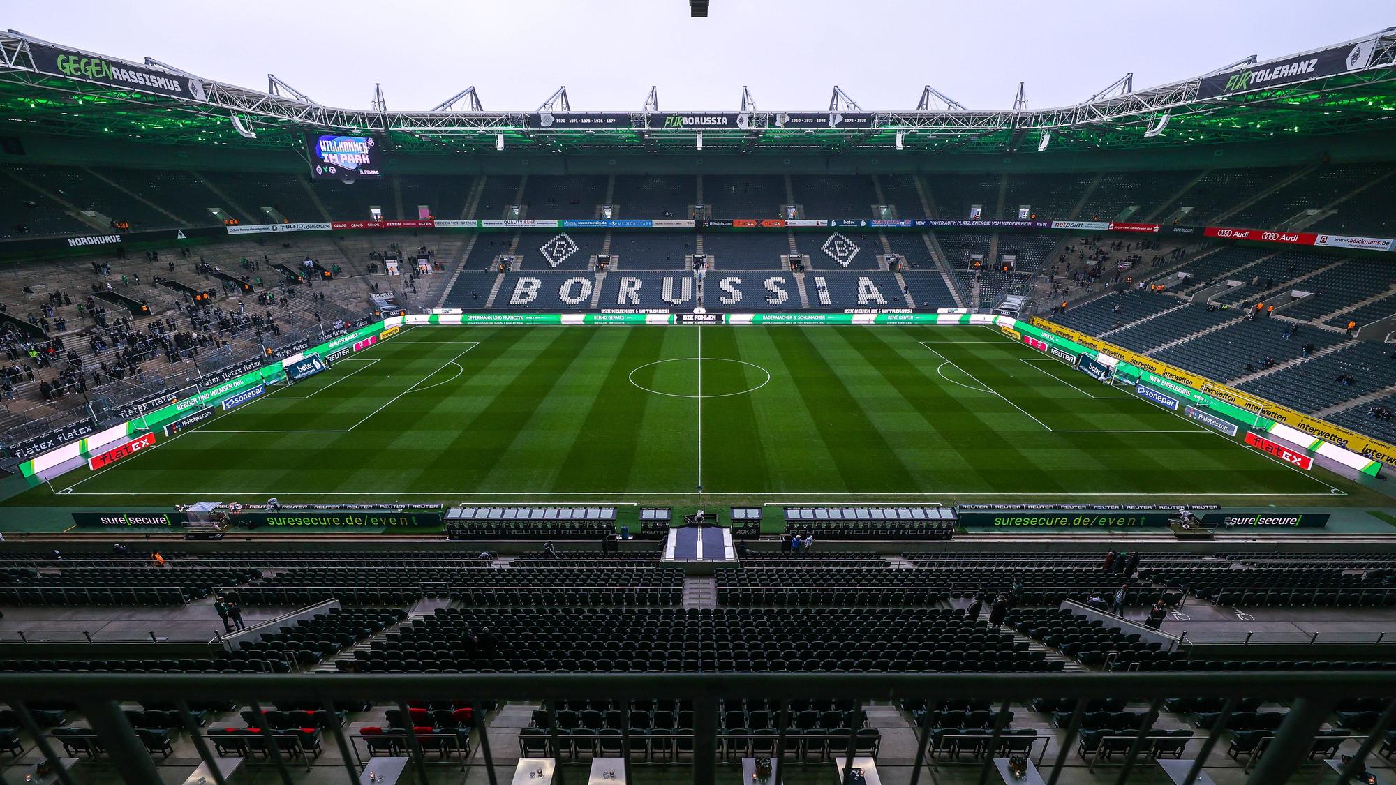 Der Borussia-Park von innen.