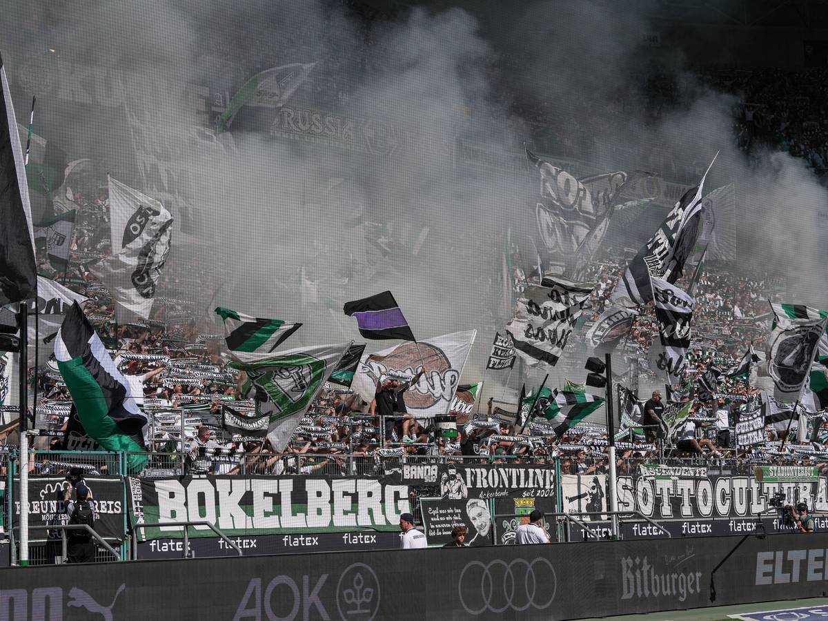 Nordkurve im Borussia-Park beim Spiel gegen den SC Freiburg am 12. April 2025..