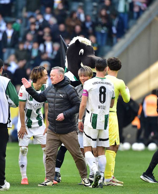 Jubel bei der Mannschaft von Borussia Mönchengladbach nach dem Spiel.