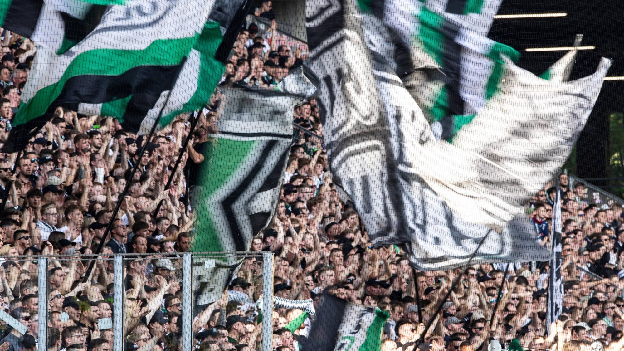Fans von Borussia Mönchengladbach in Dortmund.