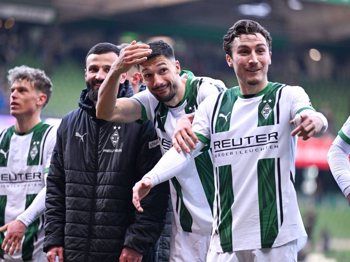 Spieler von Borussia Mönchengladbach bei den Fans.
