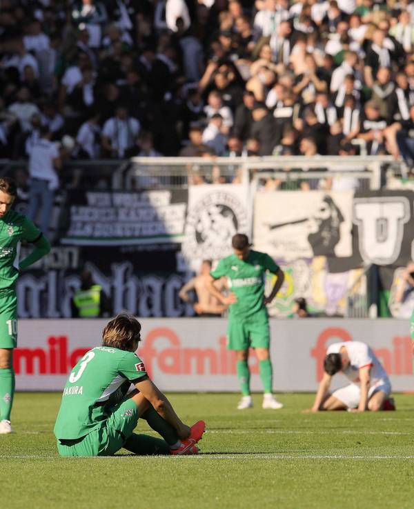Enttäuschung pur bei den Profis von Borussia Mönchengladbach nach der Niederlage in Kiel.