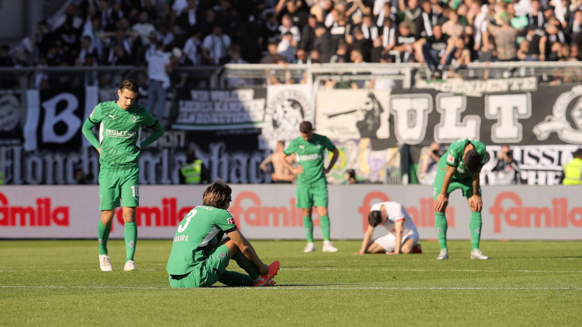 Enttäuschung pur bei den Profis von Borussia Mönchengladbach nach der Niederlage in Kiel.