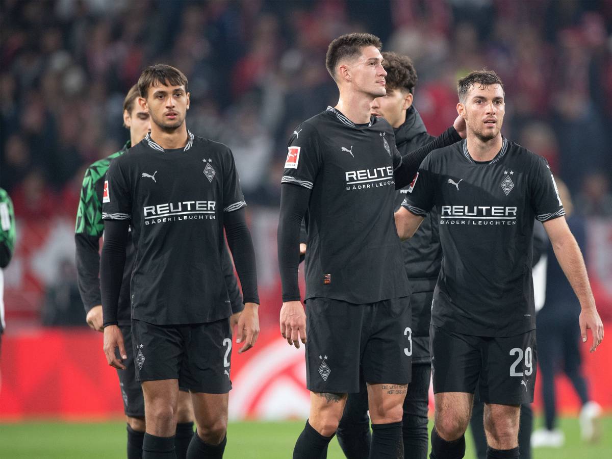 Die Gladbach-Profis sind schlecht gelaunt nach einem Spiel.