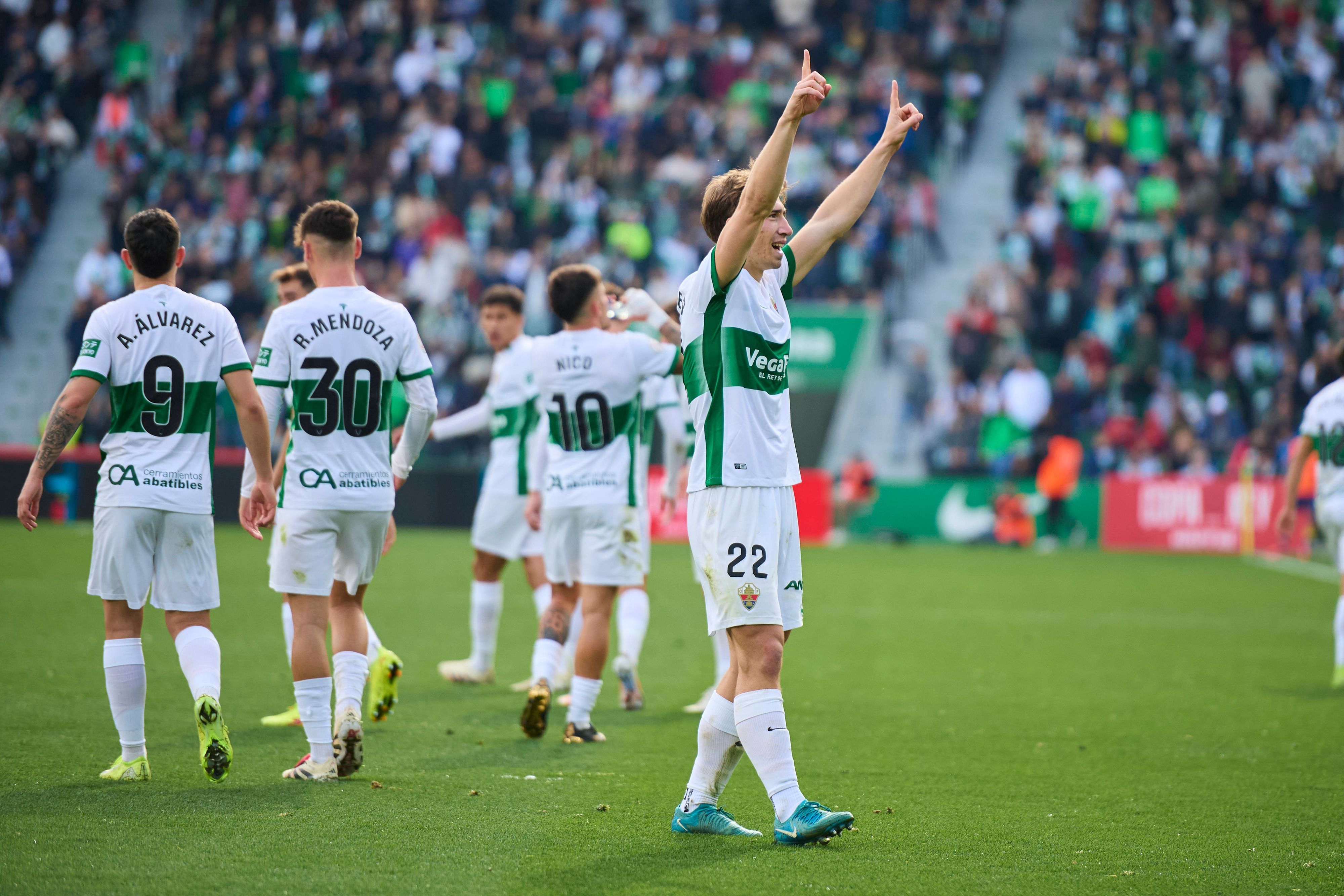 David Affengruber jubelt bei einem Spiel des FC Elche.