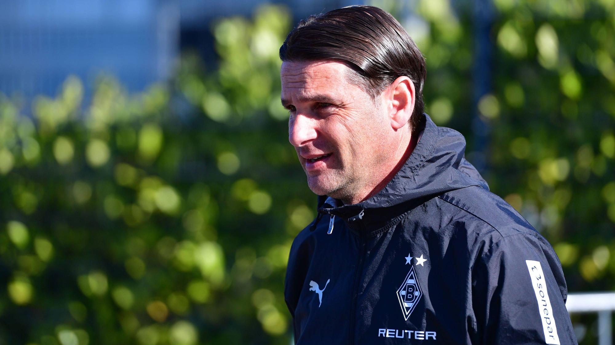 Gerardo Seoane im Gladbach-Training.