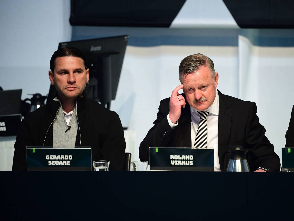 Gerardo Seoane und Roland Virkus bei der Mitgliederversammlung.