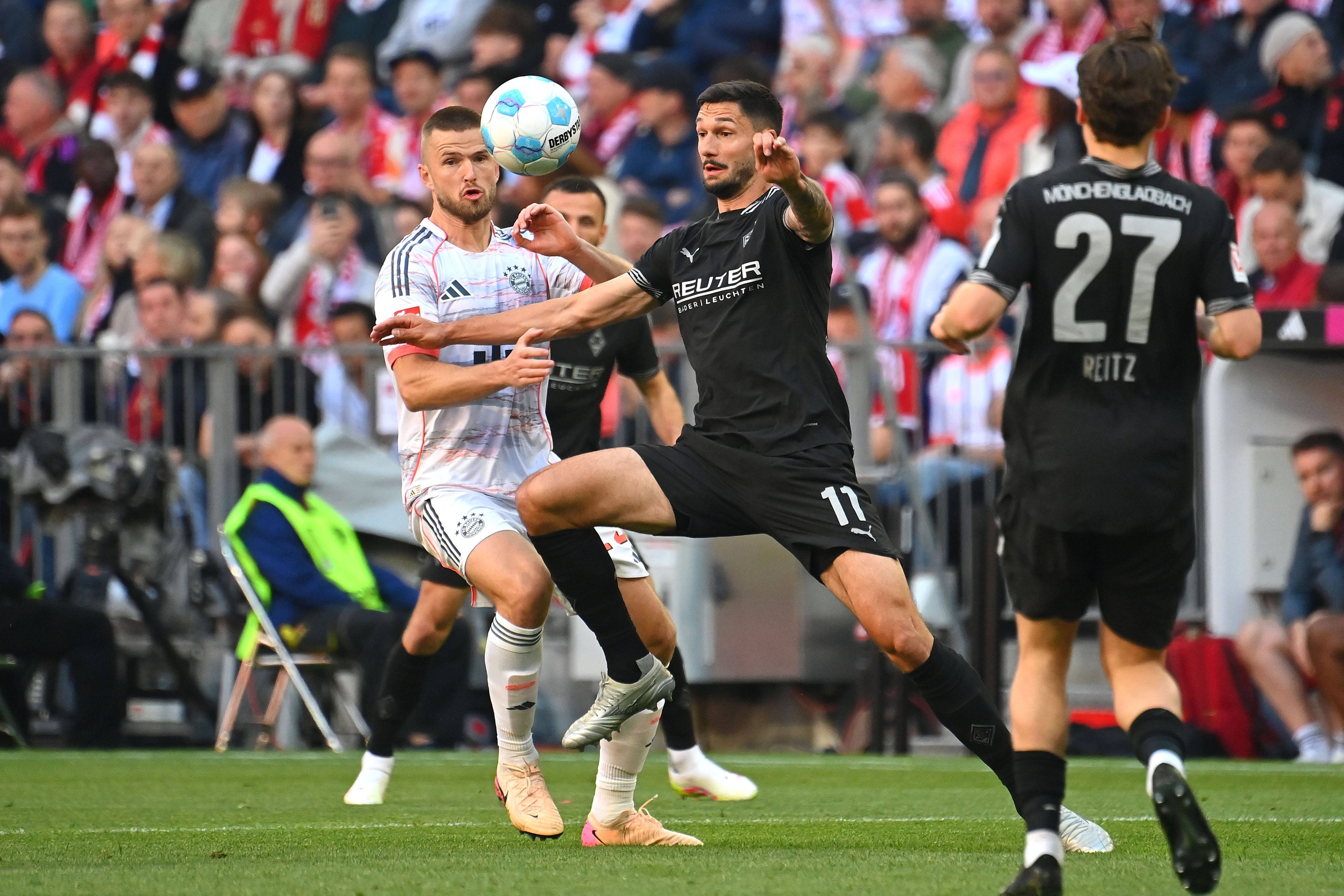 Tim Kleindienst im Zweikampf mit Eric Dier.