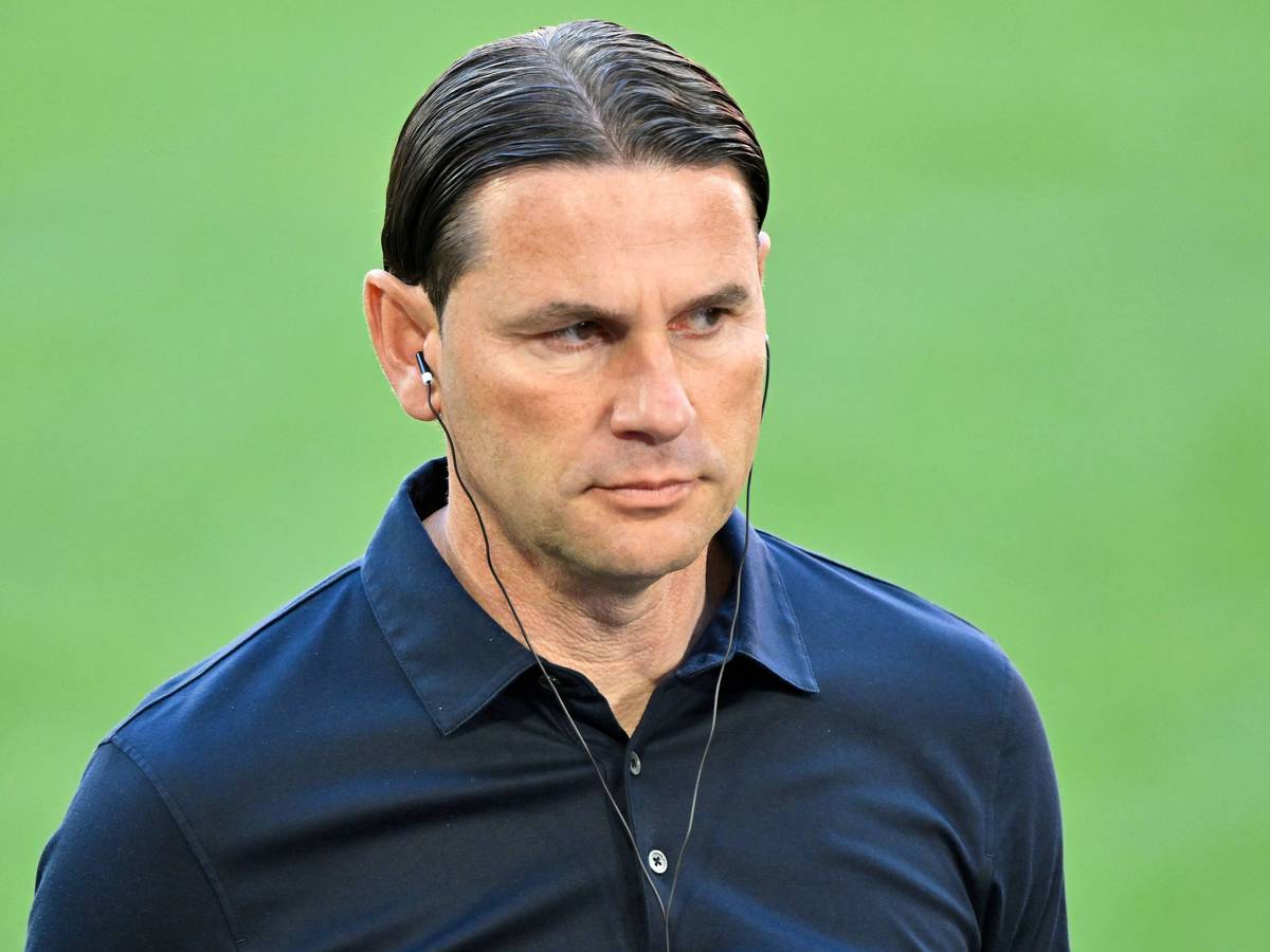 Gerardo Seoane am Spielfeldrand.
