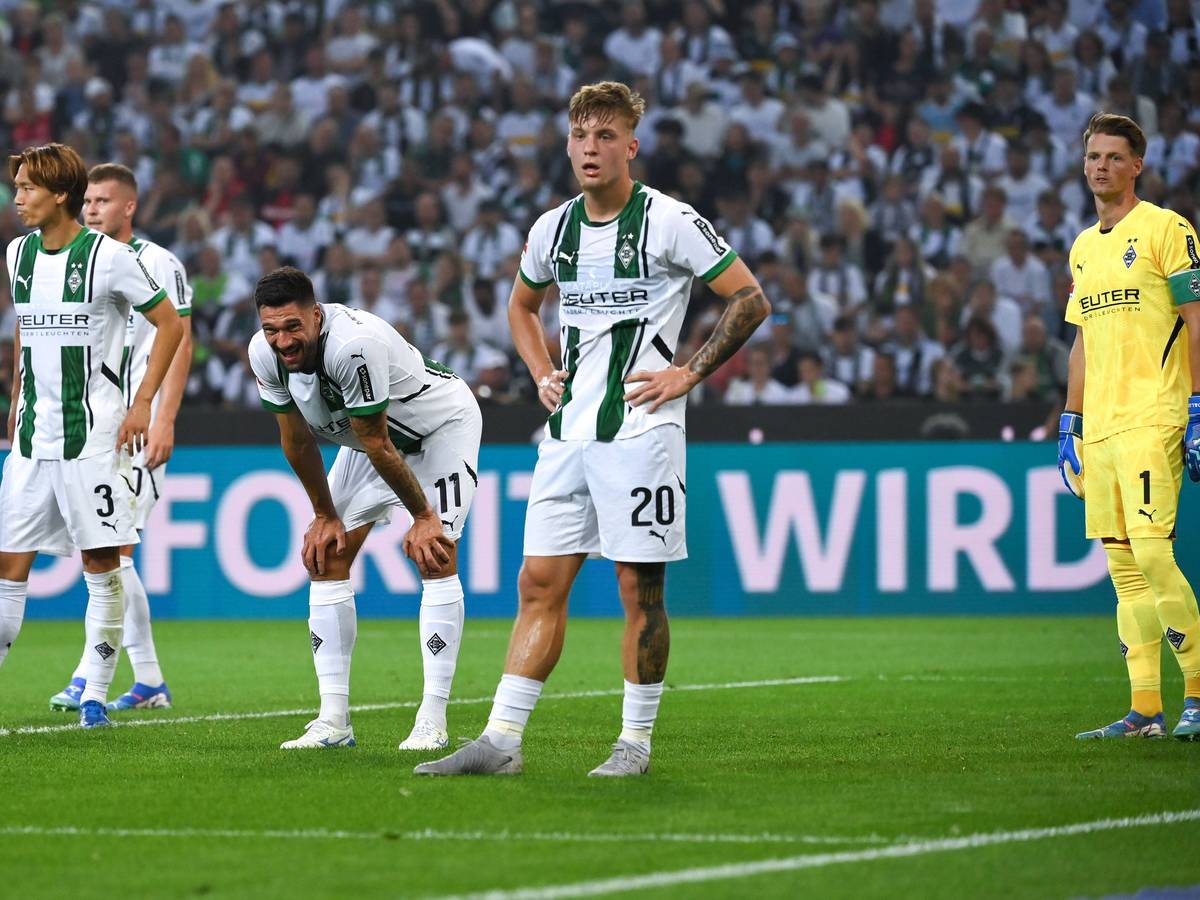 Geknickte Profis von Borussia Mönchengladbach.