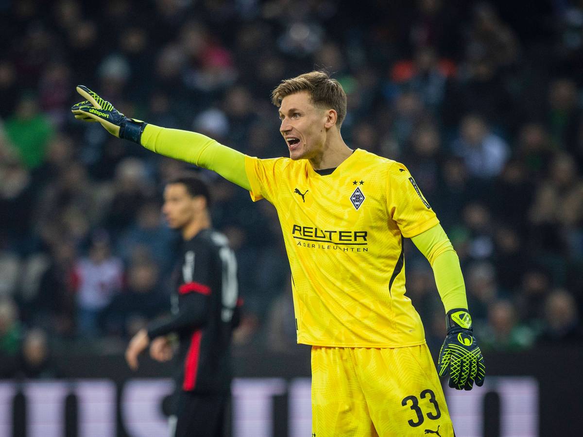 Gladbach-Keeper Moritz Nicolas.