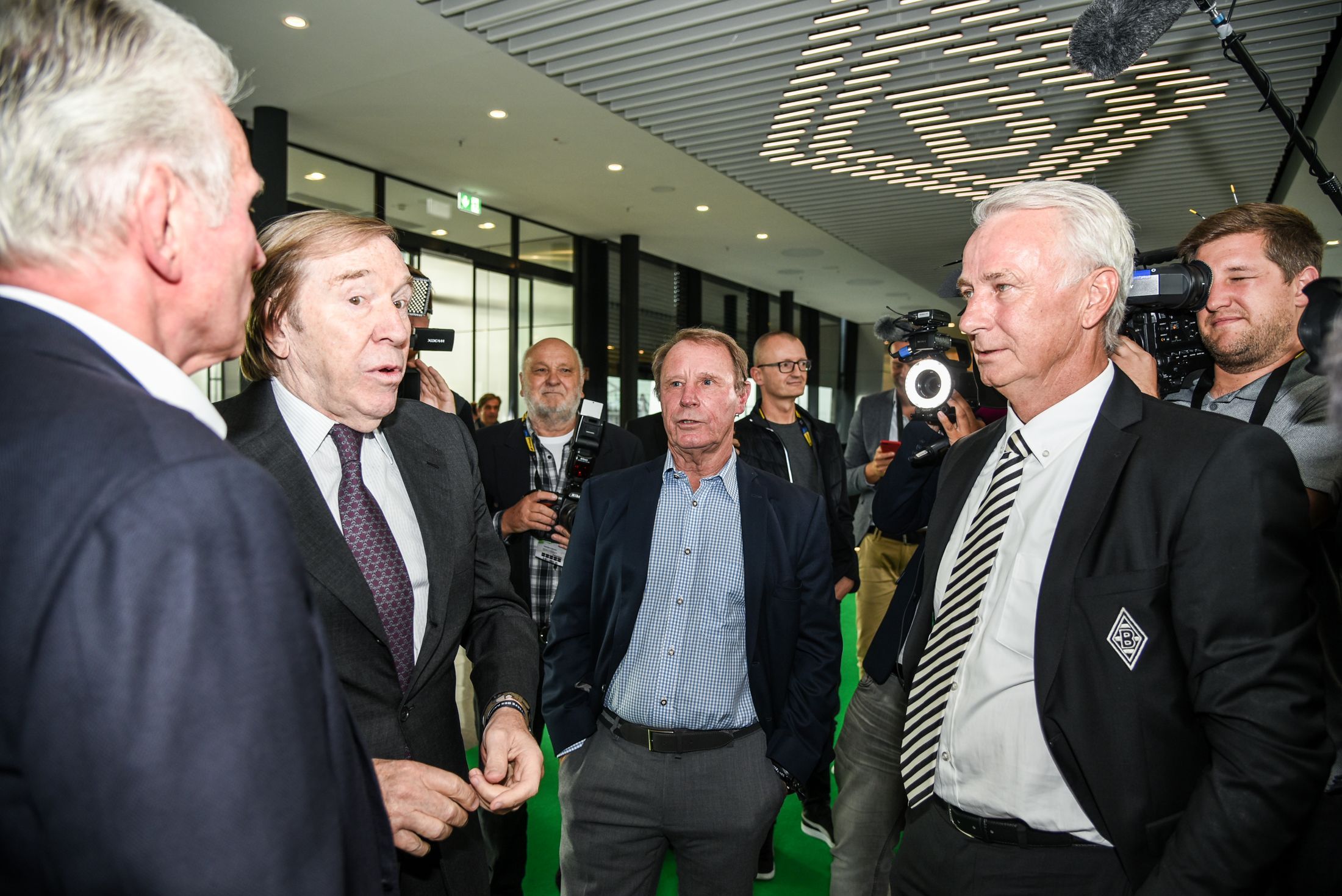 Legenden von Borussia Mönchengladbach bei der Eröffnung der Fohlenwelt.