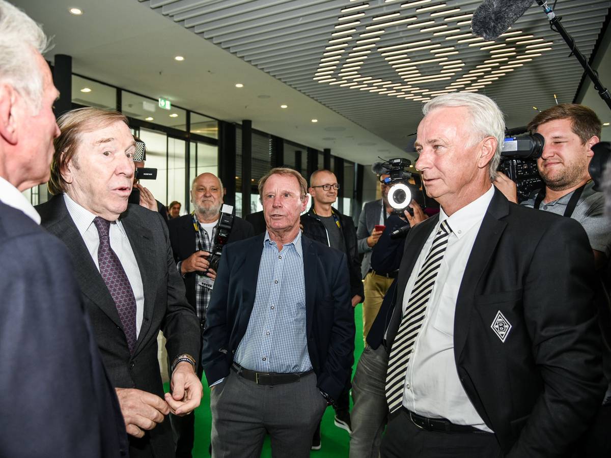 Legenden von Borussia Mönchengladbach bei der Eröffnung der Fohlenwelt.