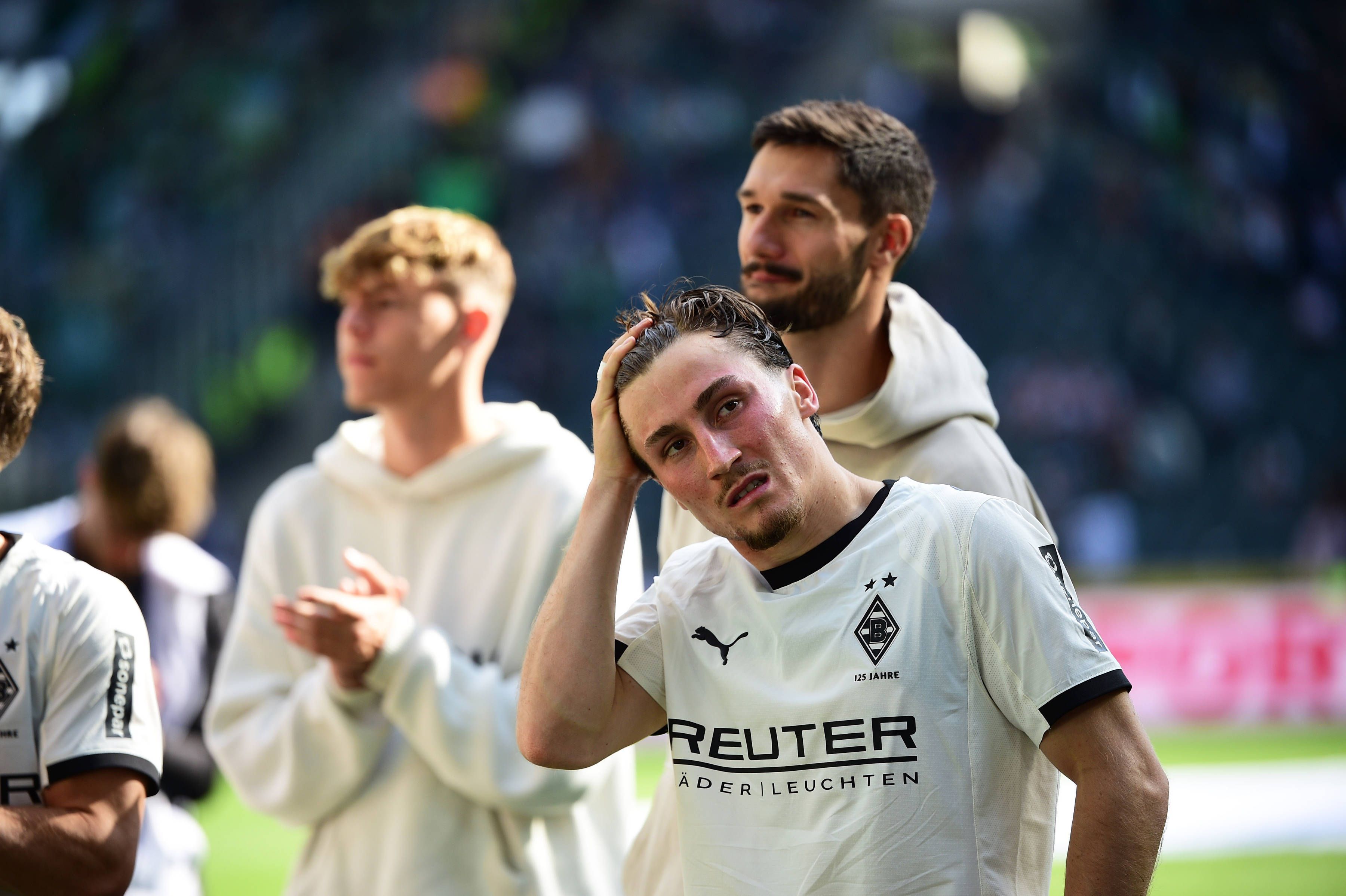 Gladbach-Spieler Rocco Reitz schaut enttäuscht.
