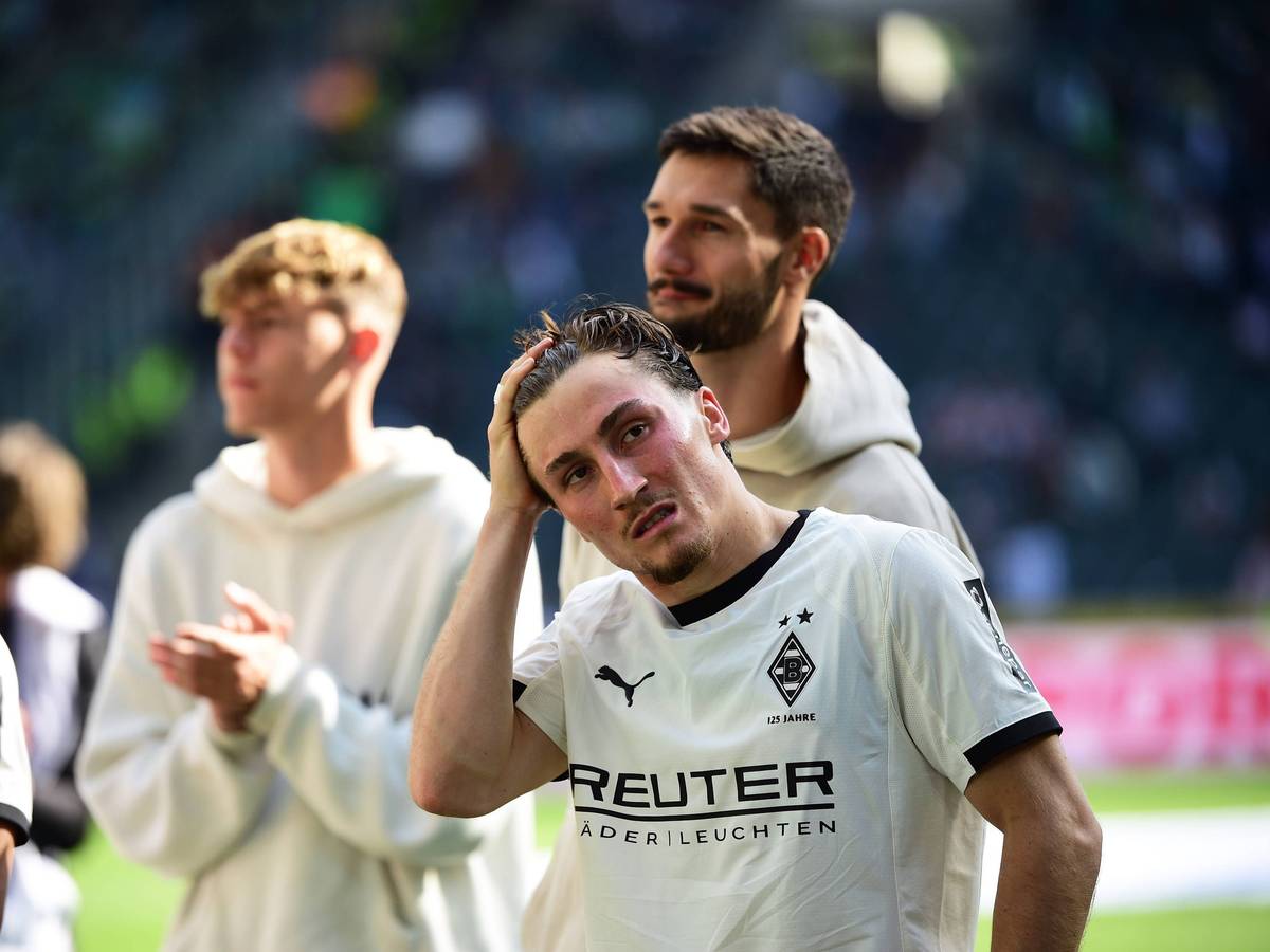 Gladbach-Spieler Rocco Reitz schaut enttäuscht.
