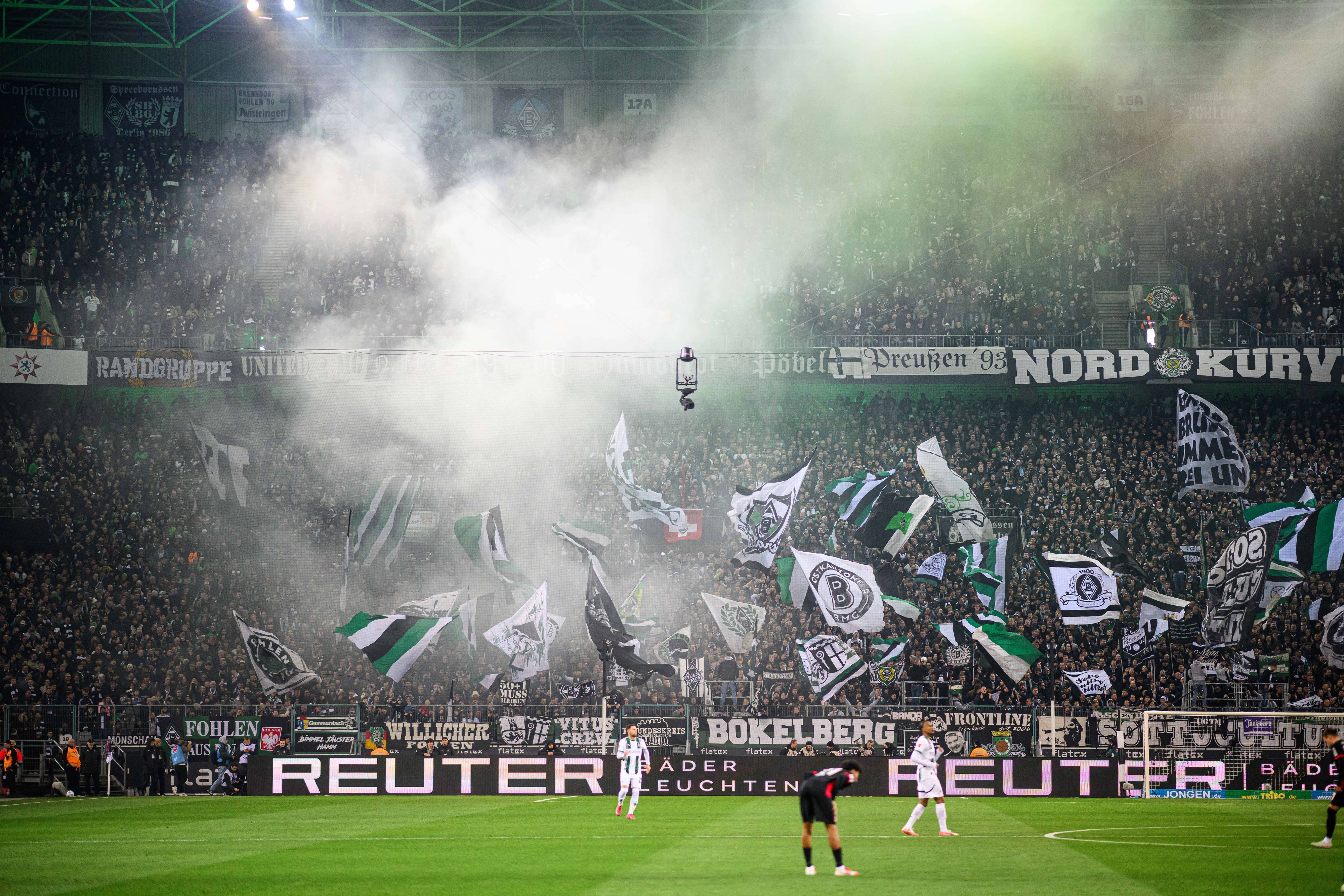 Fankurve am 08. Februar 2025 beim Duell gegen den SC Freiburg.