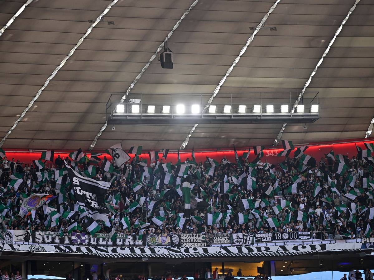 Gladbach-Fans unter dem Dach der Allianz-Arena.