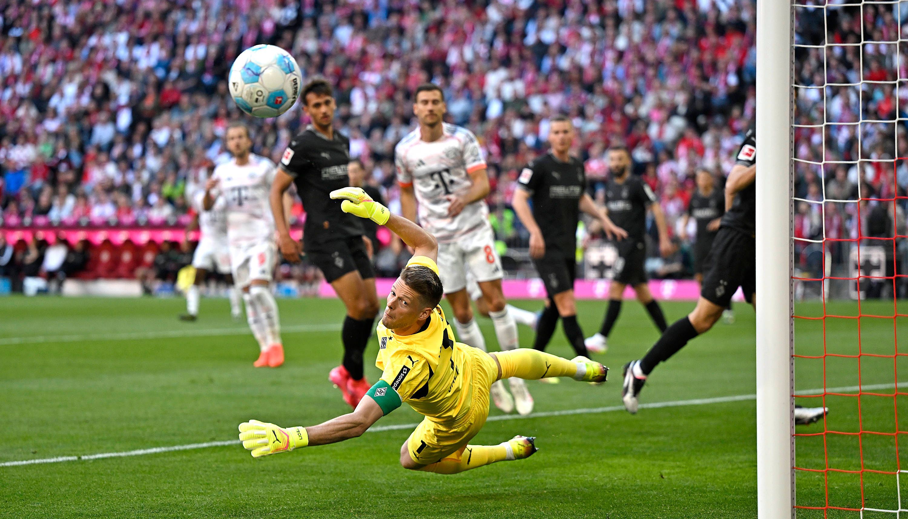 Gladbach-Keeper Jonas Omlin.