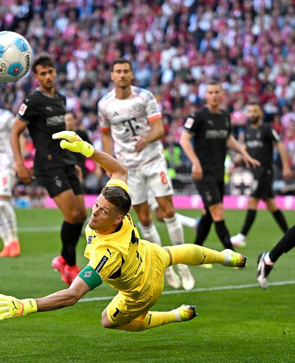 Gladbach-Keeper Jonas Omlin.