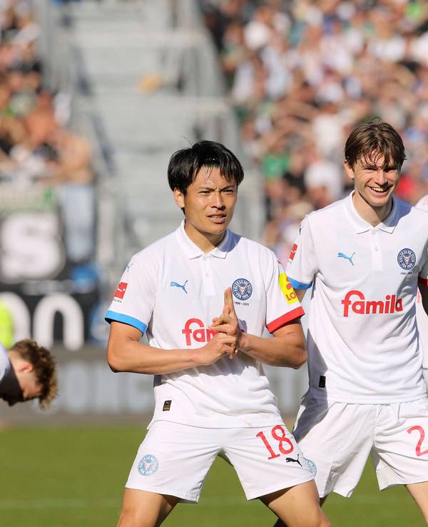 Kiels Shuto Machino zusammen mit Magnus Knudsen.
