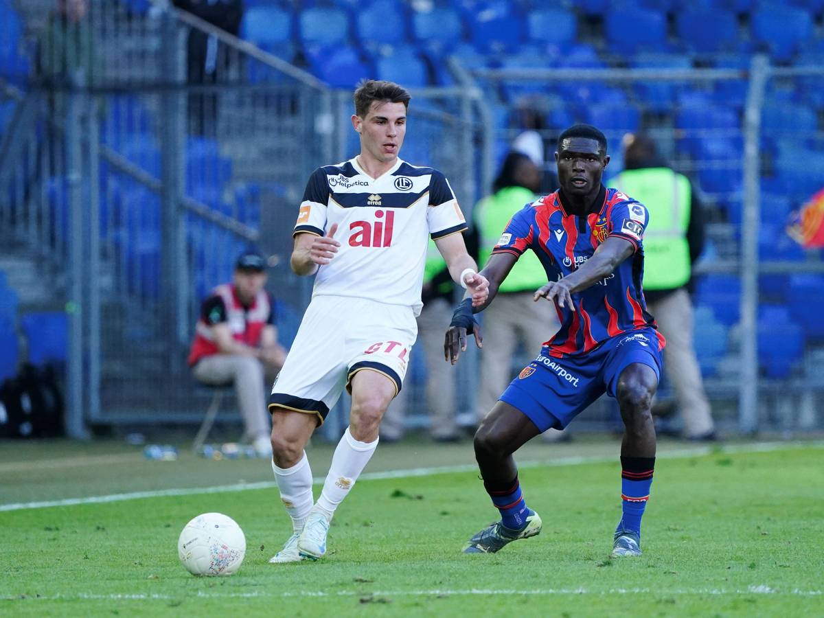 Georgios Koutsias im Duell gegen den FC Basel.