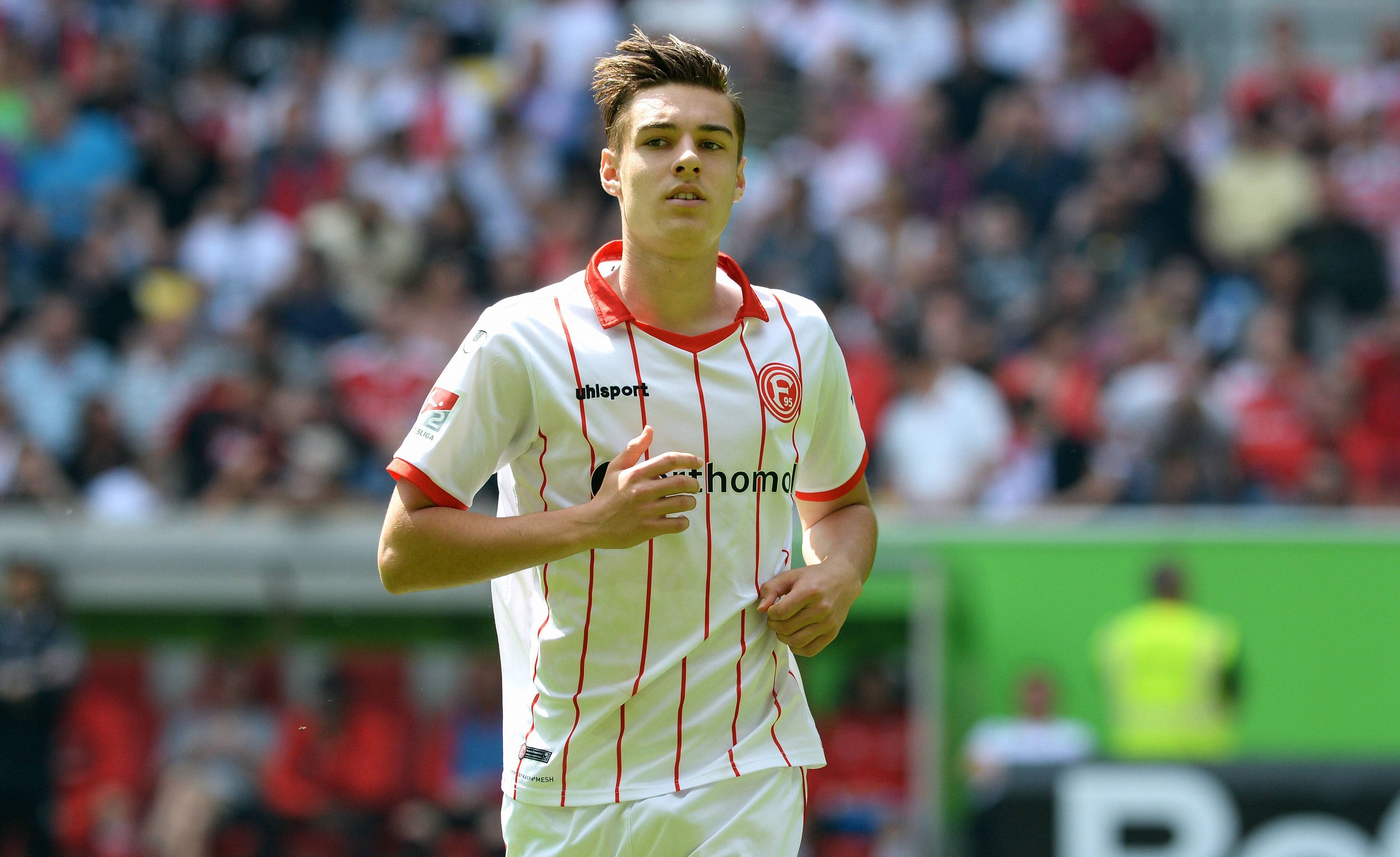 Gladbach-Profi Florian Neuhaus spielte bereits in der Saison 2017/18 für Fortuna Düsseldorf. Hier in der Partie am 22. April 2018 gegen Ingolstadt.