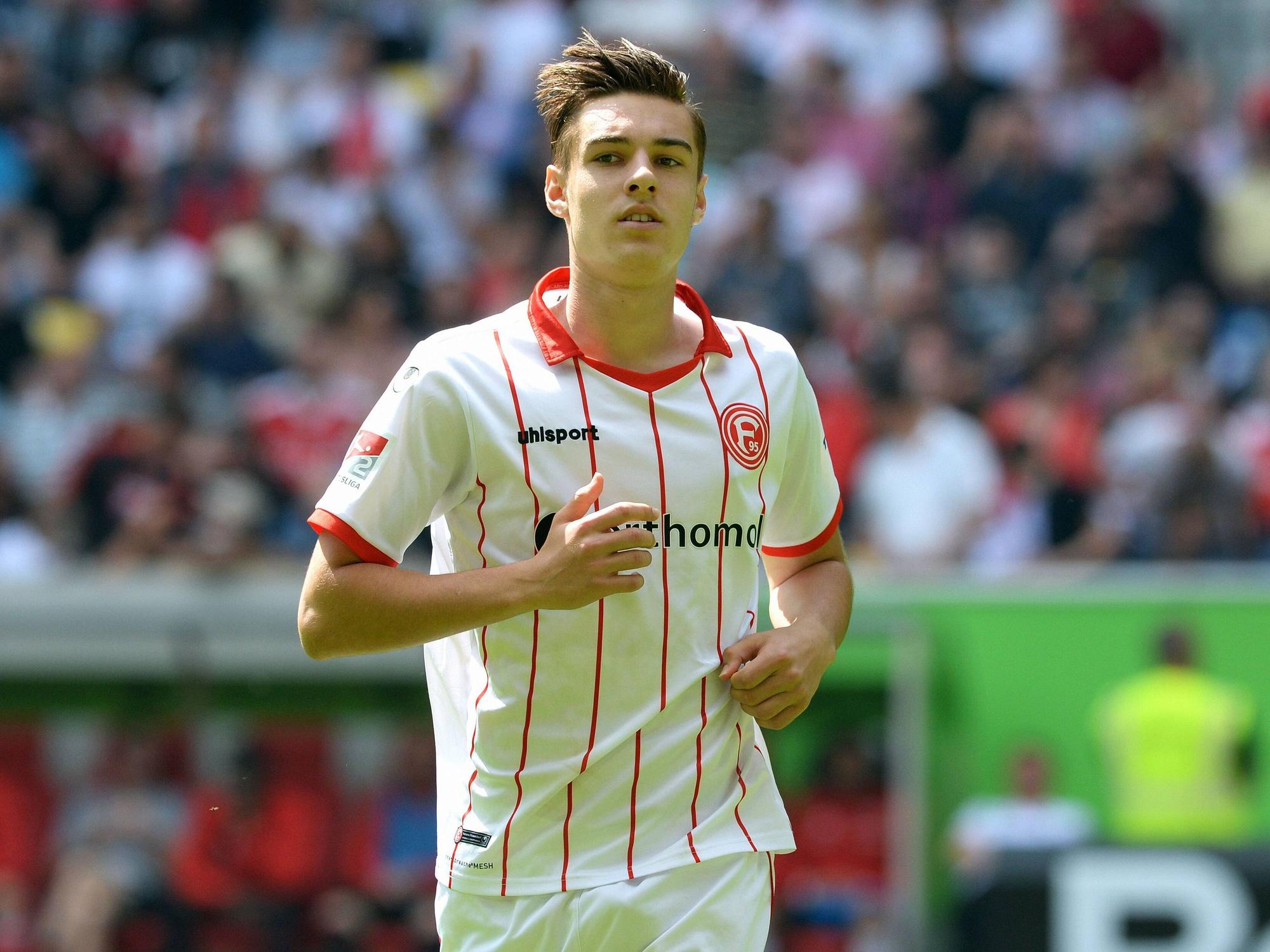 Gladbach-Profi Florian Neuhaus spielte bereits in der Saison 2017/18 für Fortuna Düsseldorf. Hier in der Partie am 22. April 2018 gegen Ingolstadt.