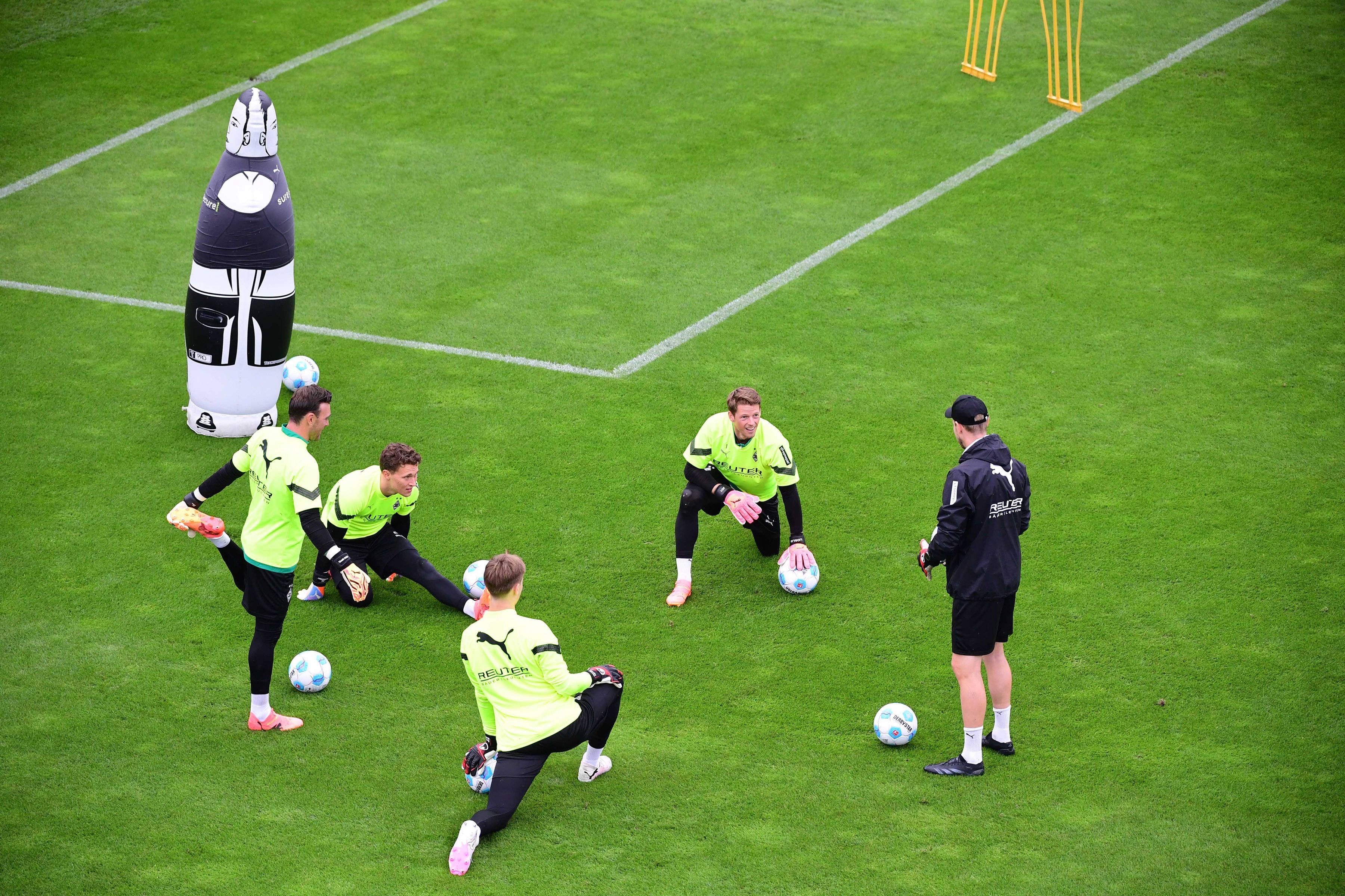 Vier Gladbach-Keeper beim Training.