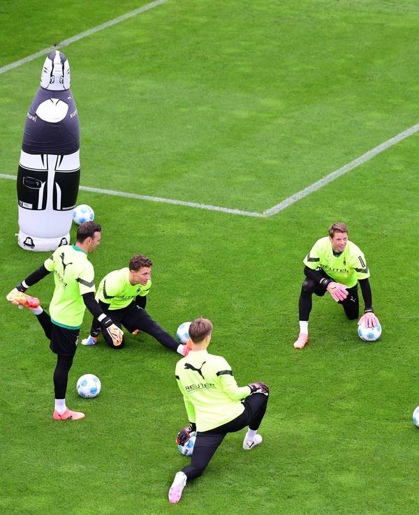 Vier Gladbach-Keeper beim Training.