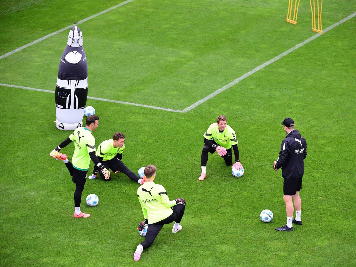 Vier Gladbach-Keeper beim Training.