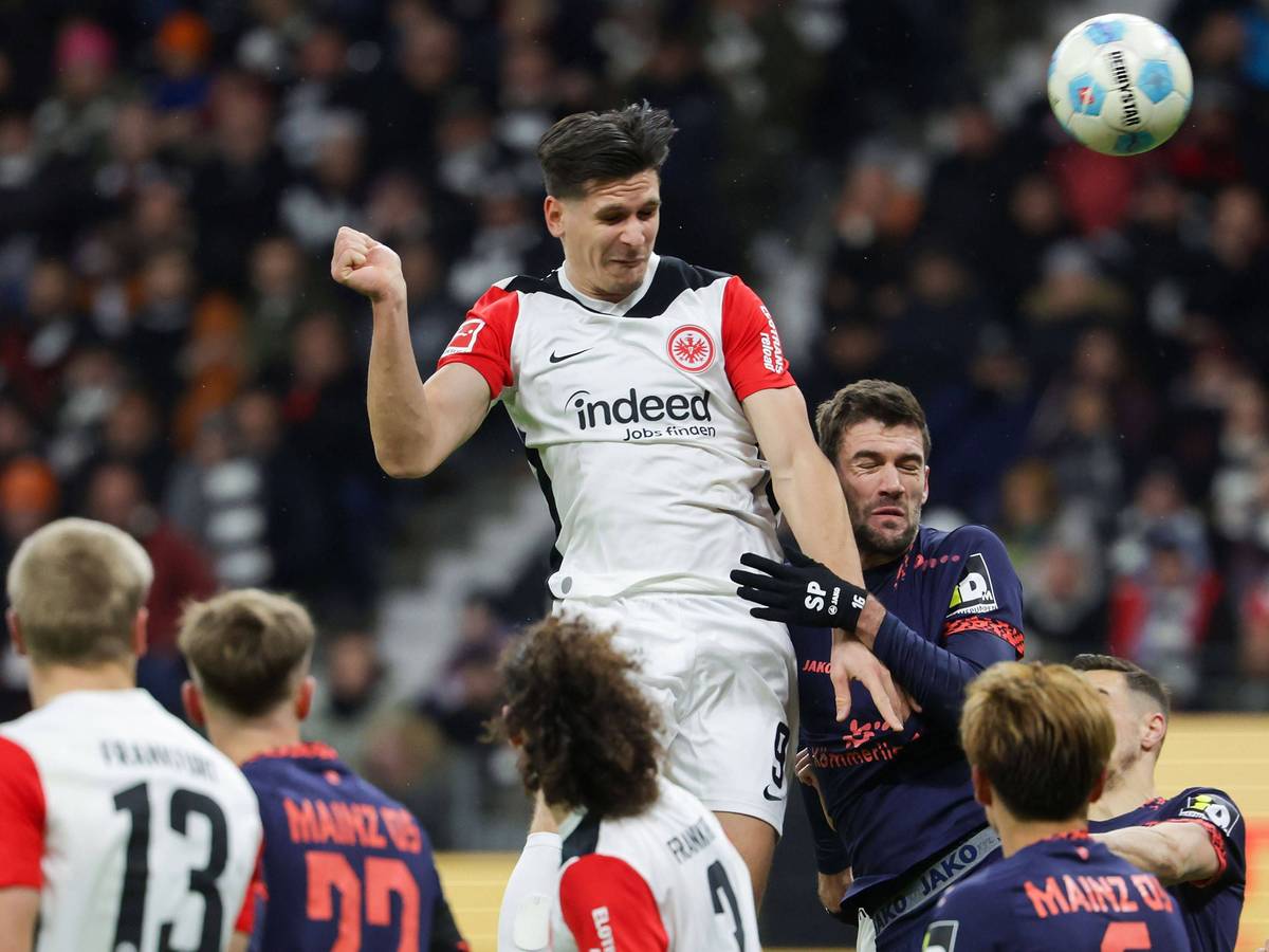 Igor Matanovic am 21. Dezember 2024 beim Duell gegen den FSV Mainz 05.