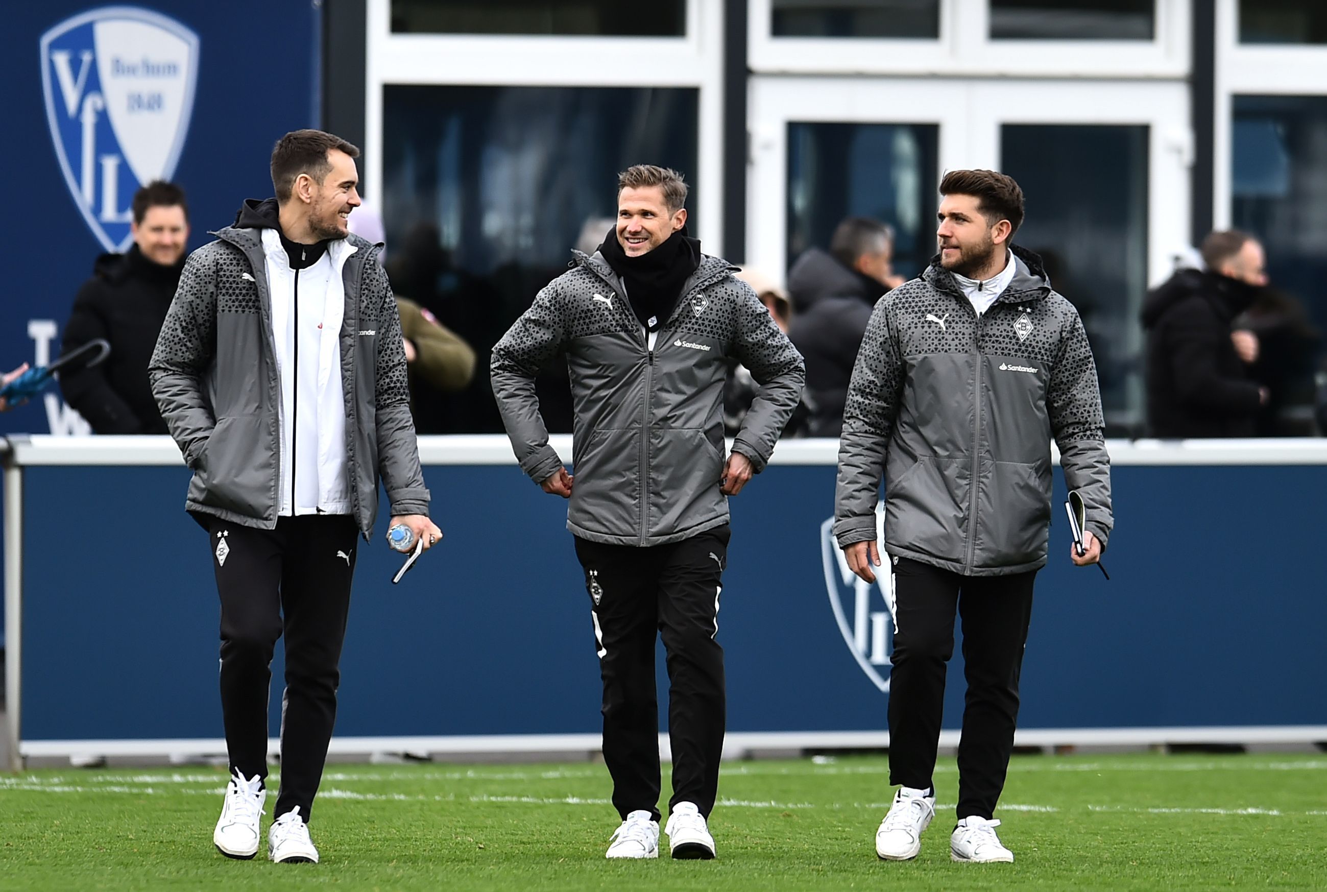 Oliver Kirch und sein Trainerteam auf dem Gelände des VfL Bochum.