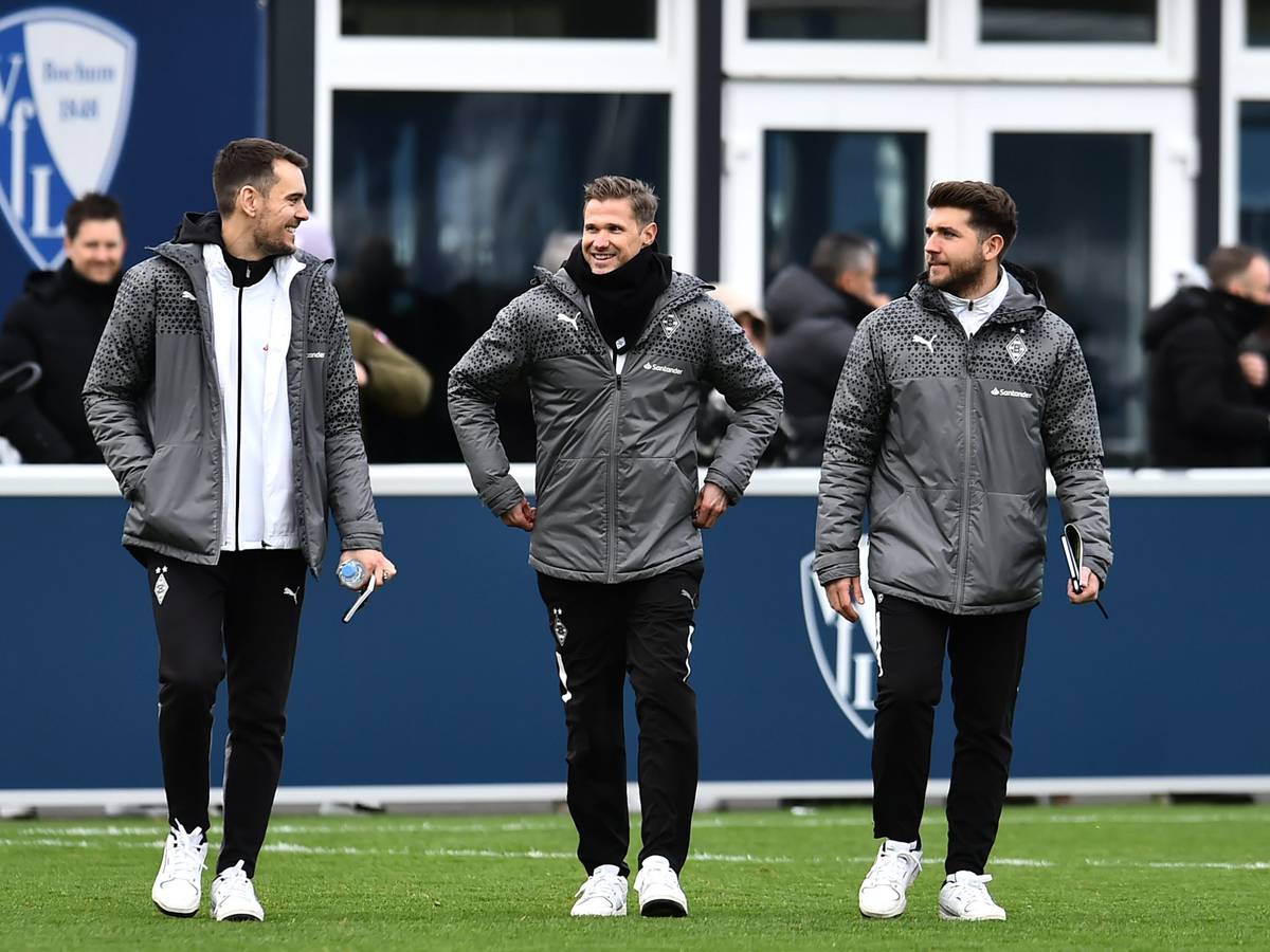 Oliver Kirch und sein Trainerteam auf dem Gelände des VfL Bochum.