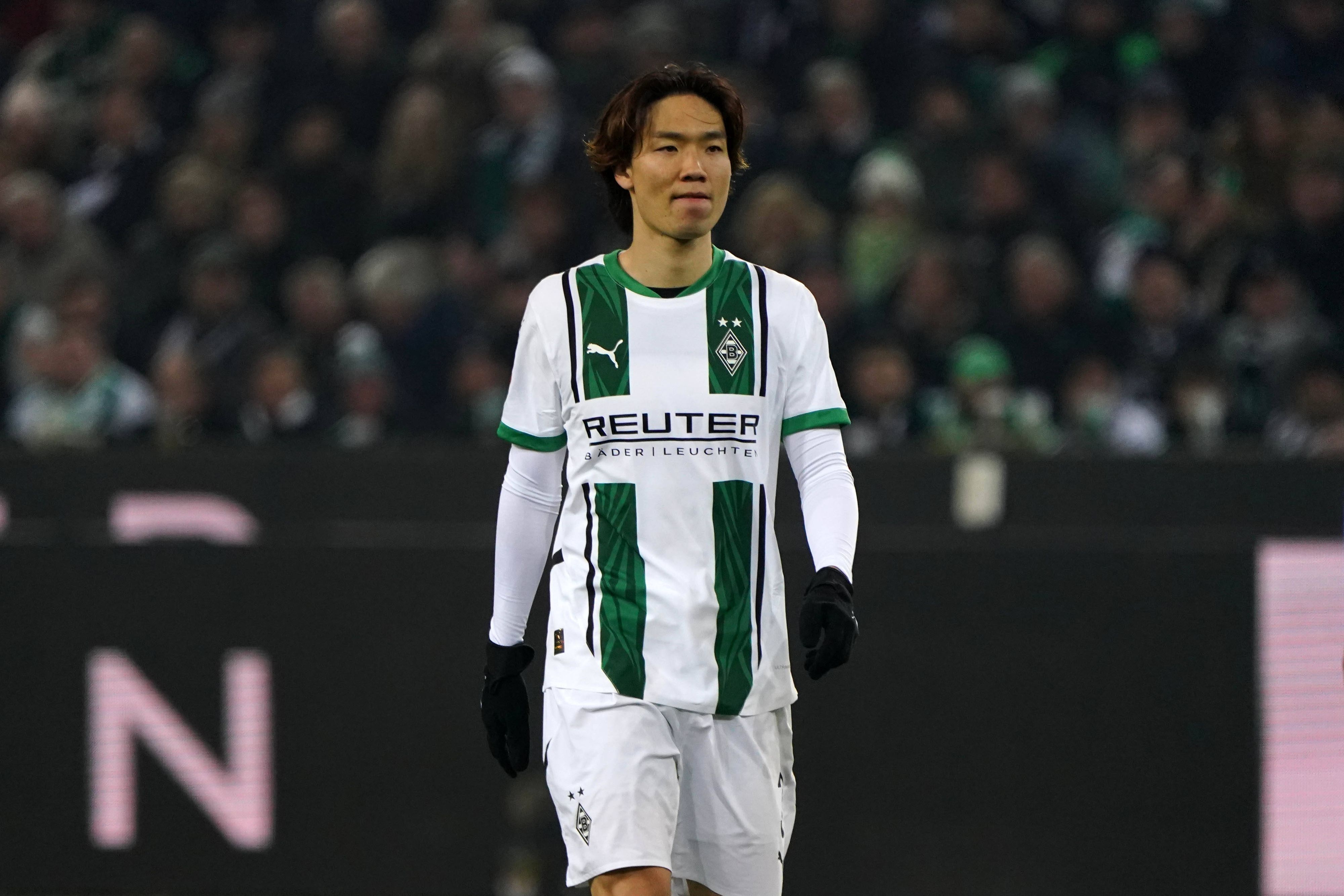Ko Itakura auf dem Platz im Gladbach-Trikot.